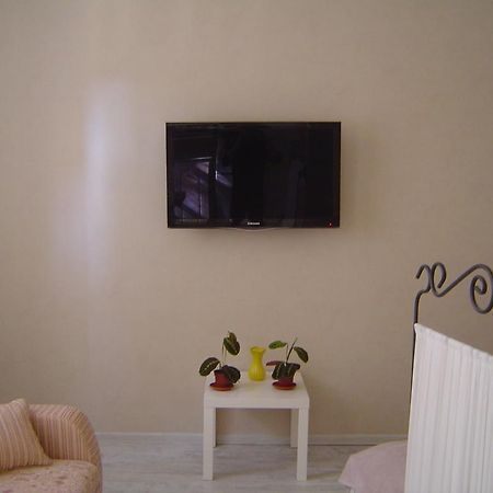 Apartment K. Marksa 5 Hrodna Szoba fotó