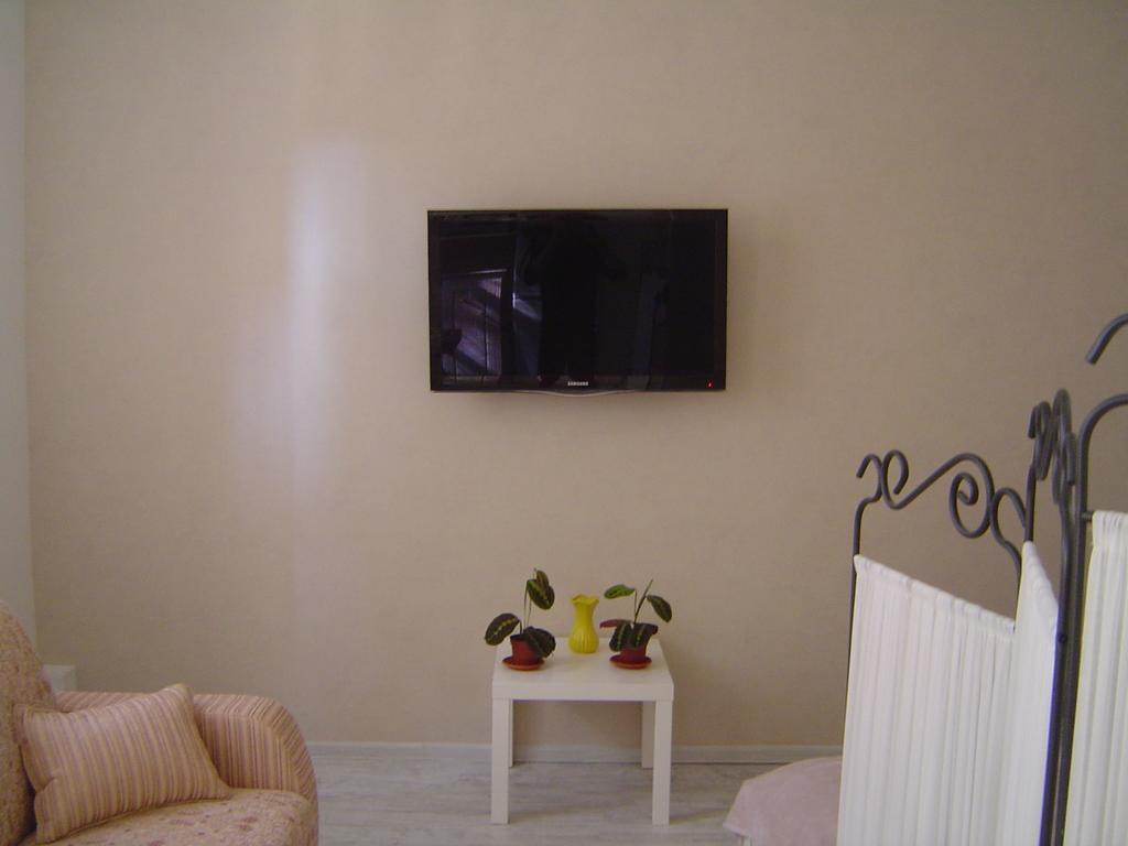 Apartment K. Marksa 5 Hrodna Szoba fotó